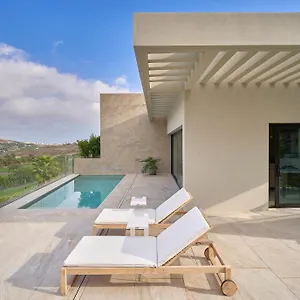 https://salobre-oasis-suites.in-canary-islands.com